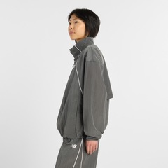 Jaqueta New Balance Sport Legacy Woven Feminina - Foto 2
