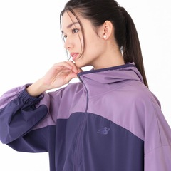 Jaqueta New Balance Sport Woven Feminina - Foto 5