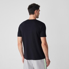 Camiseta New Balance Athletics Graphic Masculina - Foto 2