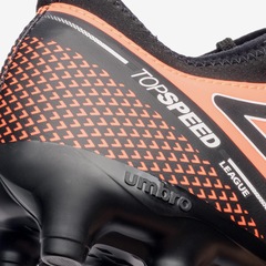 Chuteira de Campo Adulto Umbro Top Speed League - Foto 8