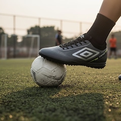 Kit Chuteira de Society Adulta Adamant Top Speed League e Meião - Umbro - Foto 7
