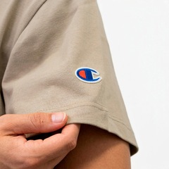 Camiseta Champion Logo Script INK | Dark Khaki - Masculina - Foto 4