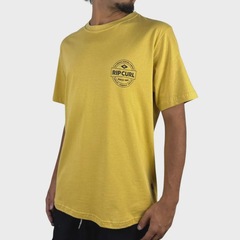 Camiseta Rip Curl Staple Mustard - Masculina - Foto 4