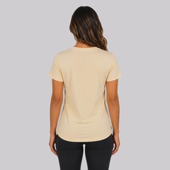 Camiseta New Balance Essentials - Feminina - Foto 3