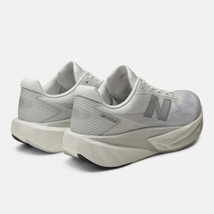 Tênis Masculino New Balance FuelCell Rebel v5 - Foto 2