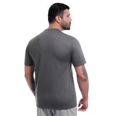 Camiseta Mizuno Basic Big Dark Shadow - Masculina - Foto 3