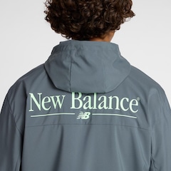 Jaqueta New Balance Reimagined Woven Graphic Masculina - Foto 6