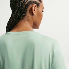 Camiseta Nike Dri-FIT One Feminina - Foto 2