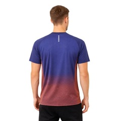 Camiseta Diadora Degradê Small Logo - Masculina - Foto 2