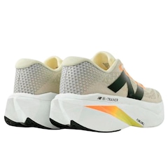 Tênis Feminino New Balance Fuelcell Supercomp Trainer V3 - Foto 4