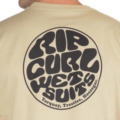 Camiseta Rip Curl Wettie Suit Icon Khaki Sand - Masculina - Foto 5