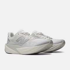 Ténis Masculino New Balance FuelCell Rebel v5 Grey Days - Foto 3