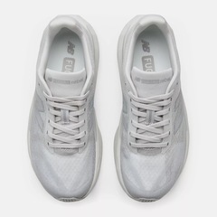 Ténis Masculino New Balance FuelCell Rebel v5 Grey Days - Foto 4