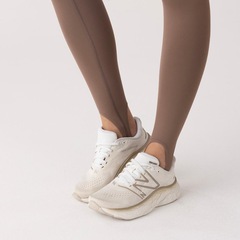 Calça Legging New Balance Sleek High Rise Stirrup Feminina - Foto 6
