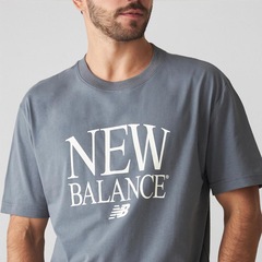 Camiseta New Balance Reimagined Graphic Masculina - Foto 4