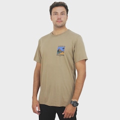 Camiseta Billabong Post Cards I Brown - Masculina - Foto 1