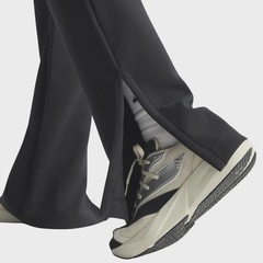 Calça adidas Soft Lux Flared - Feminina - Foto 5
