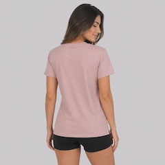 Camiseta Fila Letter Premium II - Feminina - Foto 4
