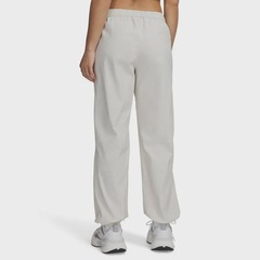 Calça Sporstyle Under Armour Unstoppable Woven Feminina - Foto 2
