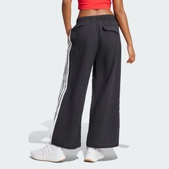 Calça adidas Malha Parachute Essentials Três Listras Lifestyle Feminina - Foto 2