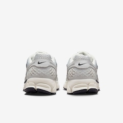 Tênis Feminino Nike Zoom Vomero 5 - Foto 5