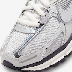 Tênis Feminino Nike Zoom Vomero 5 - Foto 8