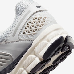 Tênis Feminino Nike Zoom Vomero 5 - Foto 9