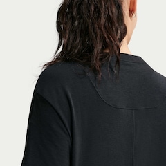 Camiseta Nike Dri-FIT One Feminina - Foto 2