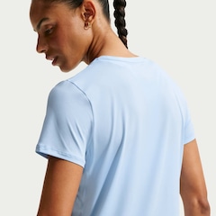 Camiseta Nike Dri-FIT One Feminina - Foto 2