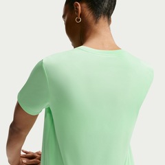 Camiseta Nike Dri-FIT Feminina - Foto 4