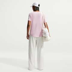 Camiseta Nike Sportswear Essentials Feminina - Foto 5