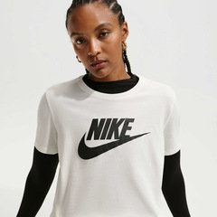 Camiseta Nike Sportswear Essentials Feminina - Foto 3