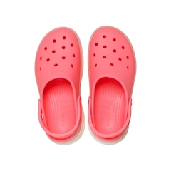 Sandália Crocs Frosted Stacked Clog Guava - Unissex - Foto 5