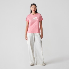 Camiseta New Balance Essentials Feminina - Foto 2
