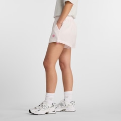 Shorts New Balance Trackside Woven Feminino - Foto 2