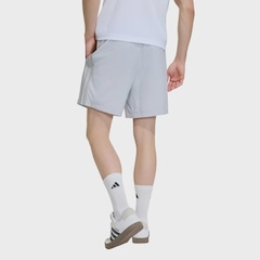 Short adidas Essential Três Listras Chelsea - Masculino - Foto 2