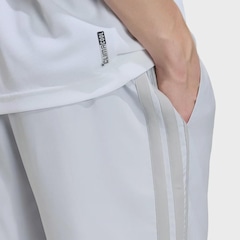 Short adidas Essential Três Listras Chelsea - Masculino - Foto 5
