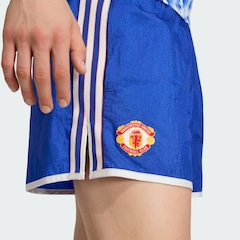 Shorts de Futebol Manchester United 90 adidas Masculino - Foto 5