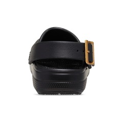 Sandália Crocs Classic Metallic Buckle Clog Black - Unissex - Foto 6