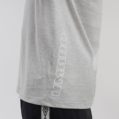 Camiseta Umbro Duo Mark - Masculina - Foto 4