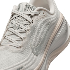 Tênis Feminino Nike Vomero Plus SE - Foto 9