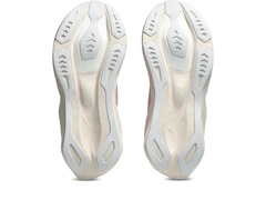 Tênis Asics Novablast 6 - Feminino - Foto 8