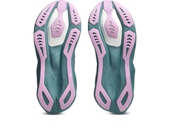 Tênis Asics Novablast 6 - Feminino - Foto 7