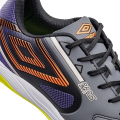 Chuteira de Futsal Umbro Pro 5 Bump Club - Unissex - Foto 4