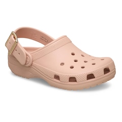 Sandália Crocs Classic Metallic Buckle Clog Blush - Unissex - Foto 2