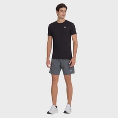 Bermuda New Balance Sport Essentials 7 Pol - Masculina - Foto 4