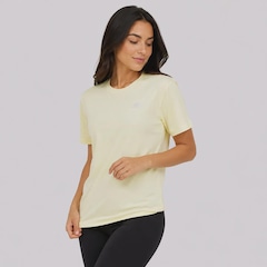 Camisa New Balance Essentials SL Feminina - Foto 2
