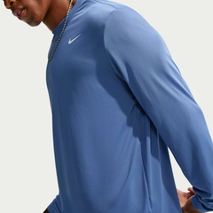 Camiseta Dri-FIT Nike Legend Masculina - Foto 4
