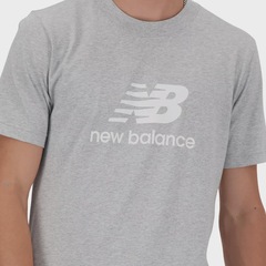 Camiseta New Balance Essentials Masculina - Foto 4