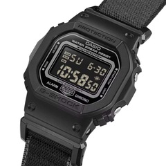 Relógio G-SHOCK DW-5600MNC-1DR - Foto 2